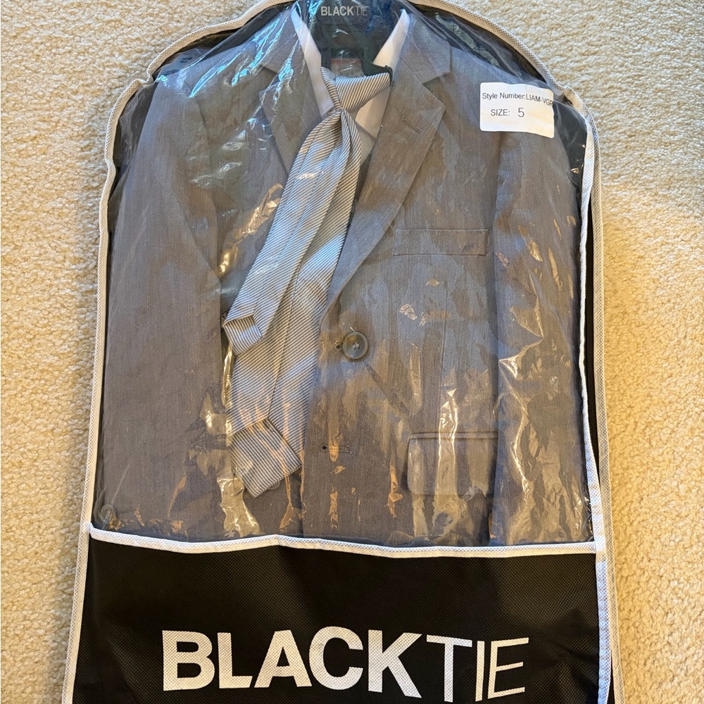 Black Tie Boys Gray Suit with Striped Tie in Size 5